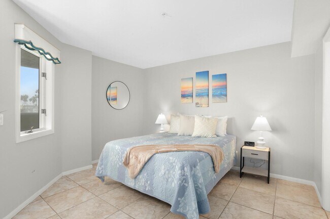 Building Photo - 1100 Seacoast Dr