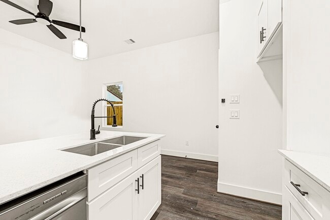 Foto del edificio - 106 Armstrong St