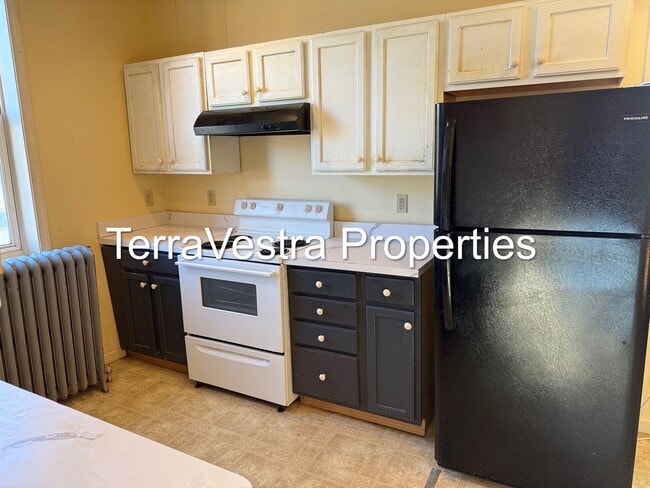 Building Photo - 101 N High St