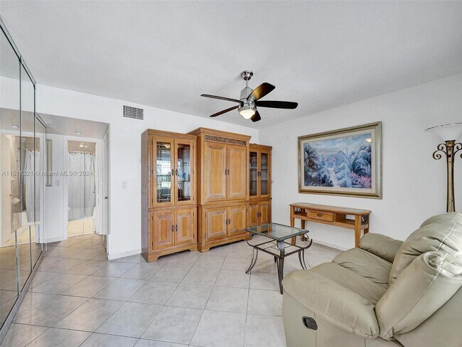 Foto del edificio - 1100 Atlantic Shores Blvd