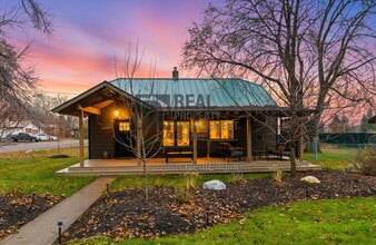 Building Photo - 809 3rd Ave W
