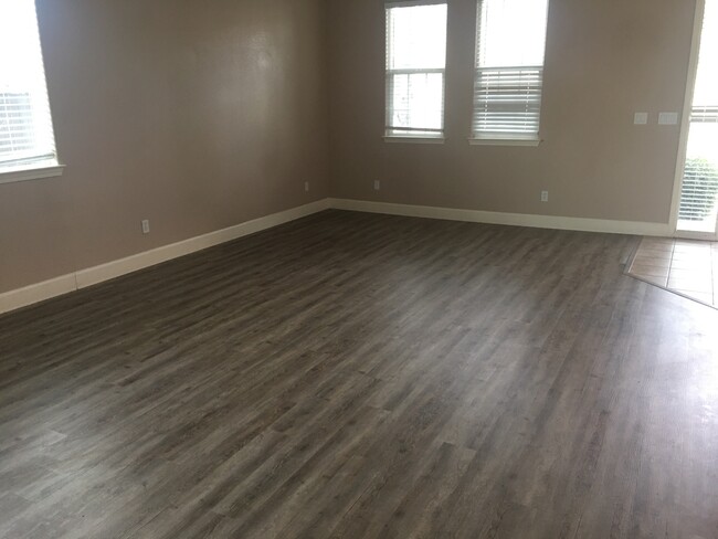 Building Photo - 5716 Aspen Grove Ln