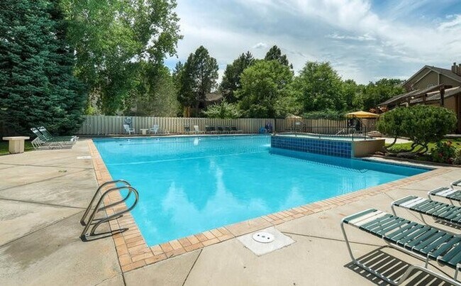 Foto del edificio - 6054 Gunbarrel Ave