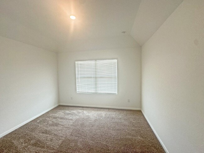 Foto del edificio - 14134 Roller Mls