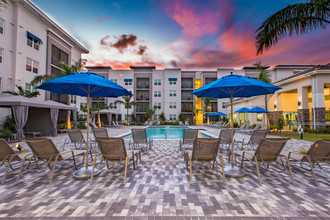 Cottonwood West Palm Apartments Photo