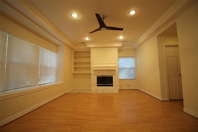 Foto del edificio - 1454 Forest Home Dr