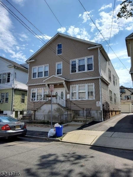 Building Photo - 413 N 12th St