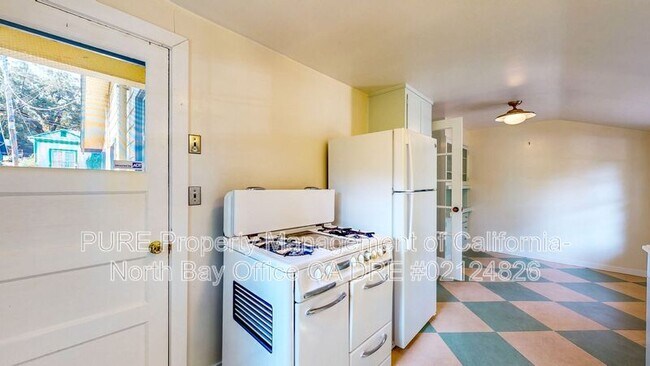 Foto del edificio - 7225 Bodega Ave