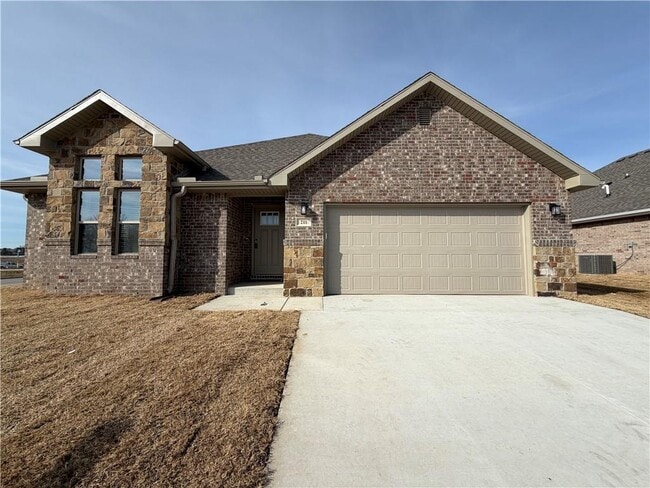 Building Photo - 211 Kristen Ln