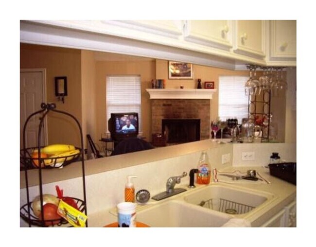 Foto del edificio - Spacious 3/2 duplex in great location