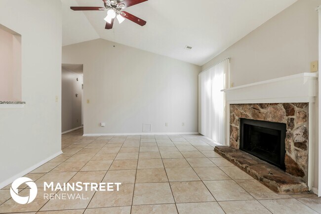 Building Photo - 4694 Garden Hills Dr