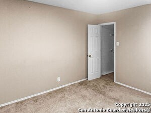 Building Photo - 903 Saxonhill Dr