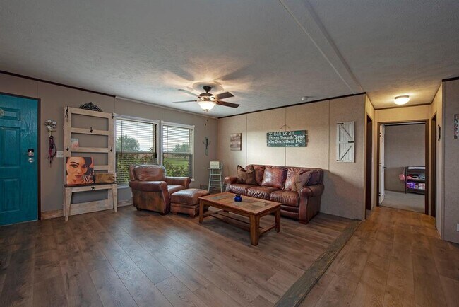 Foto del edificio - 22234 Field Store Rd