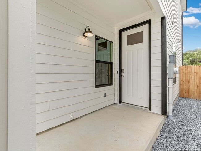 Building Photo - 16011 Babcock Rd