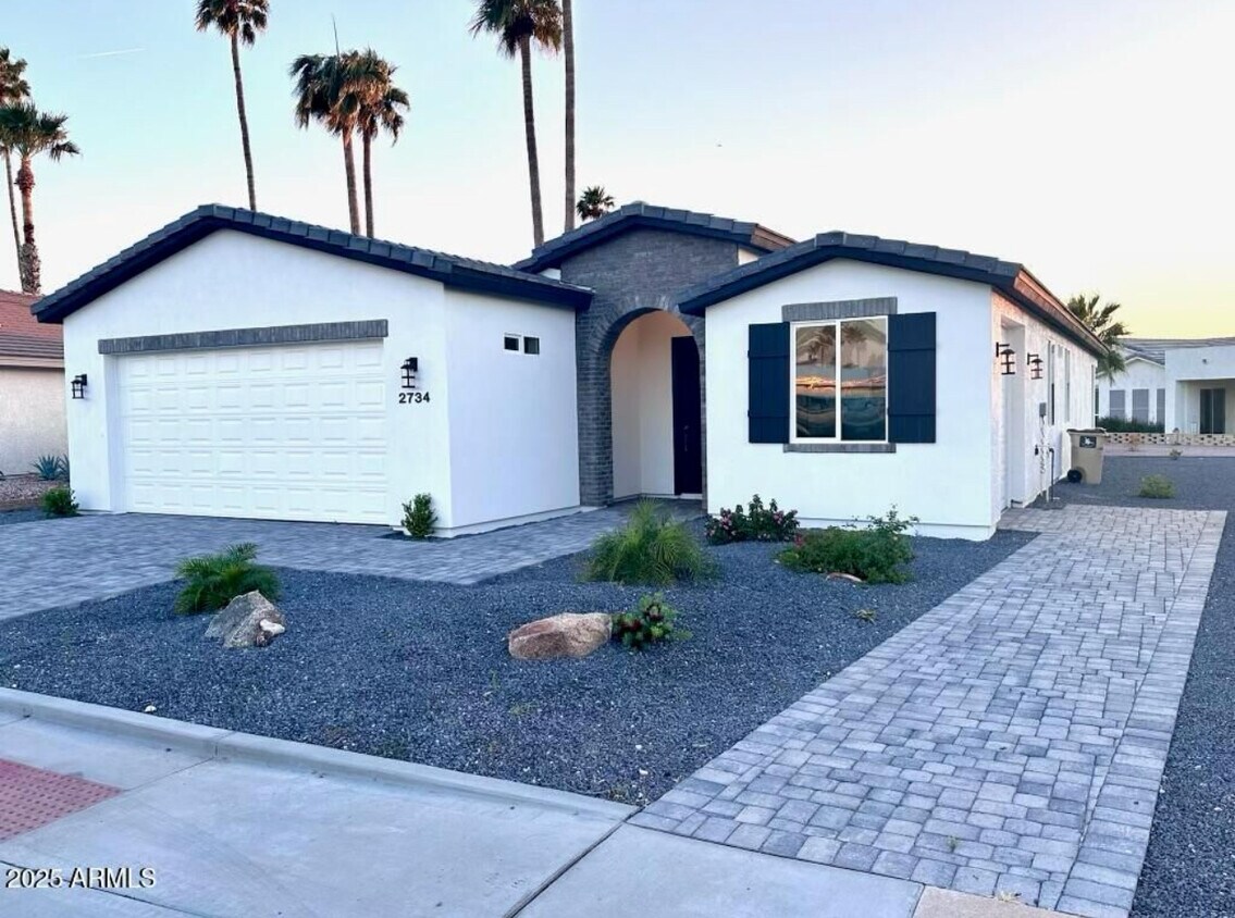 Foto principal - 2734 N Trevino Pl