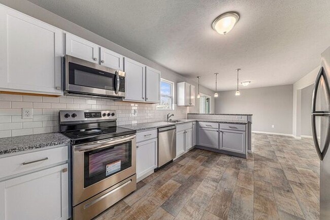 Building Photo - 58228 Silvergrass Dr