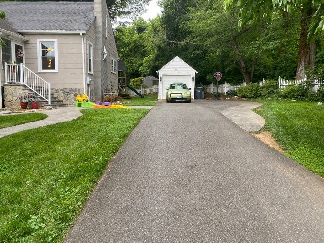 Foto del edificio - 2810 Rosemary Ln