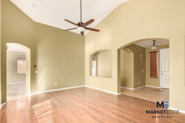 Foto del edificio - 4Bed/2Bath House at Greenway Rd/175th Ave!...