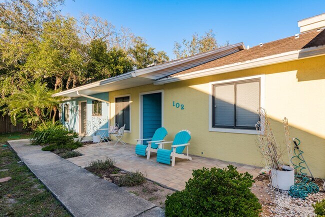 Foto del edificio - Beautifully Maintained 2-Bedroom, 2-Bath Villa in Tarpon Springs