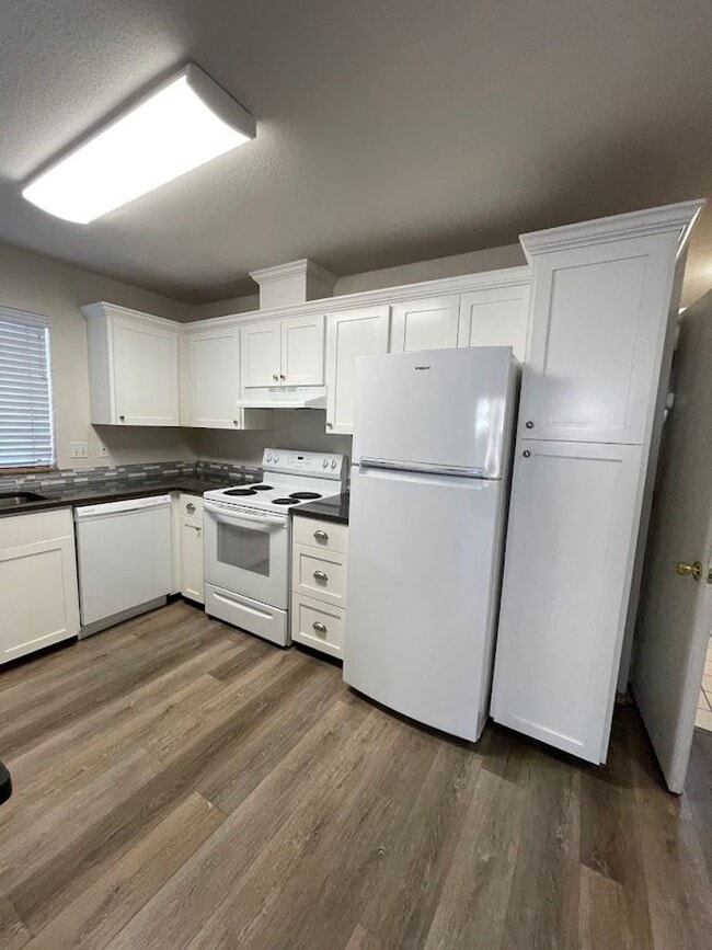 Foto del edificio - Renovated 2 Bedroom, 1.5 Bath Townhouse wi...