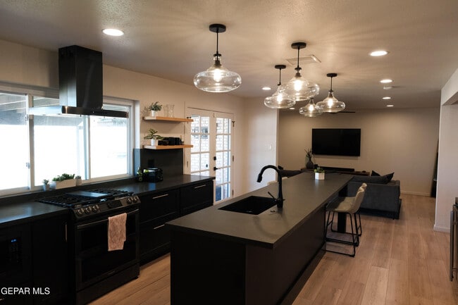 Foto del edificio - 9001 Lait Dr