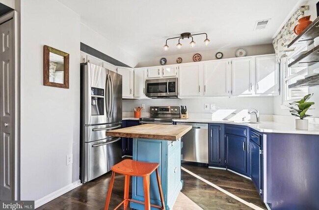 Foto del edificio - 933 Oakmoor Dr