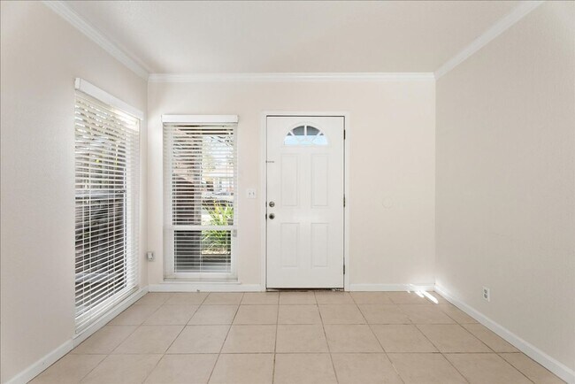 Foto del edificio - 6830-6830 Concert Way