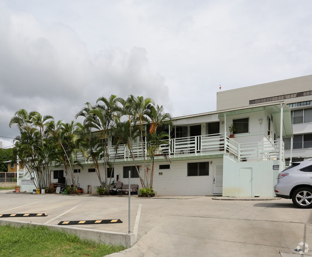Building Photo - 216 Puuhue Pl