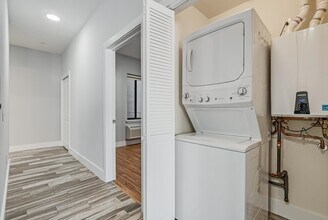 Building Photo - 424 Whiton St