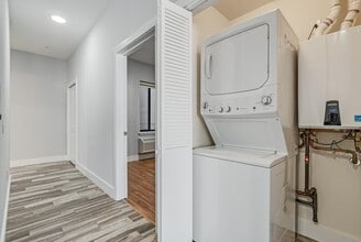 Building Photo - 424 Whiton St