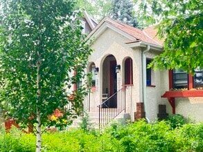 Building Photo - 2826 S 39th Ave