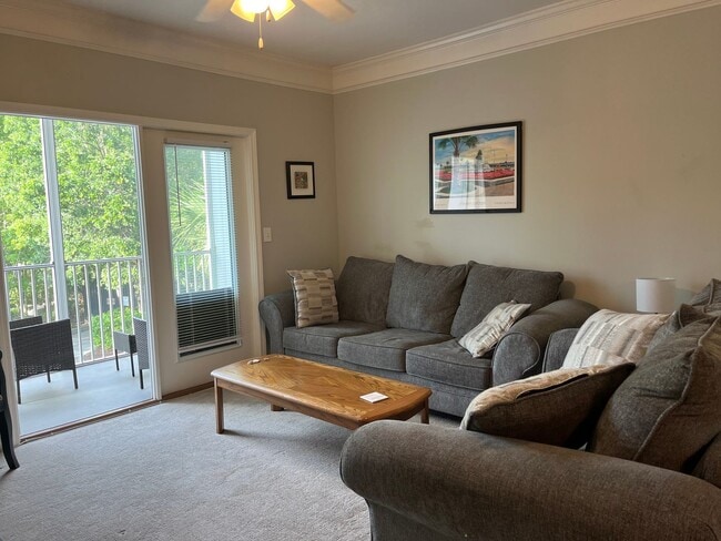 Building Photo - 2 Bedroom 2 Bath Furnished Condo at The Re...