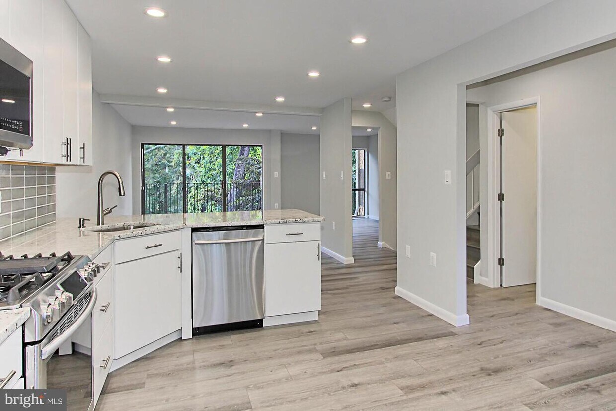 Foto principal - 11159 Saffold Way
