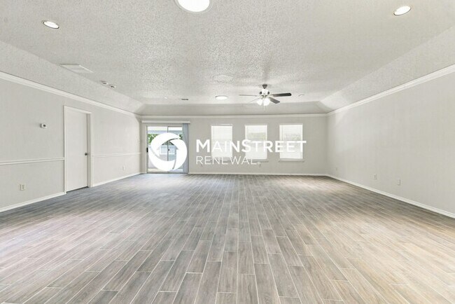 Building Photo - 3 Bedroom Pet-Friendly Home in DENTON, TX with Main Street Renewal