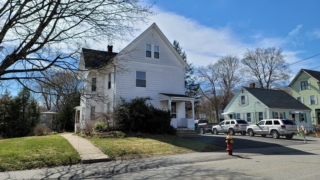 62 Cottage St Unit 2, Hudson, MA 01749 Room for Rent in Hudson, MA