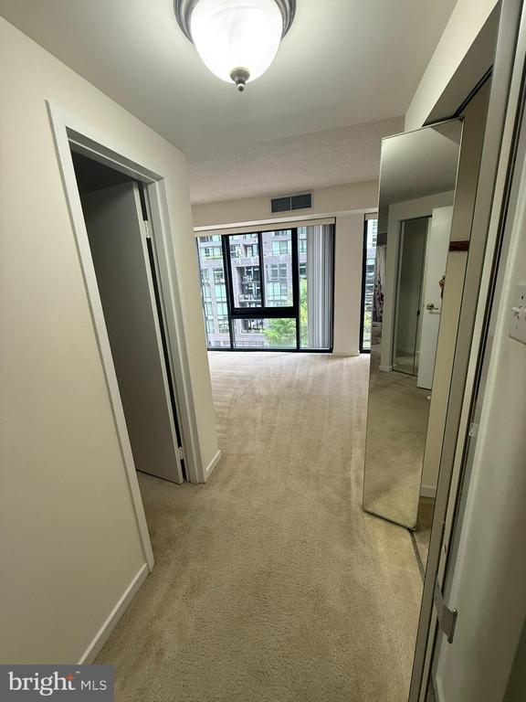 Foto del edificio - 1530 Key Blvd