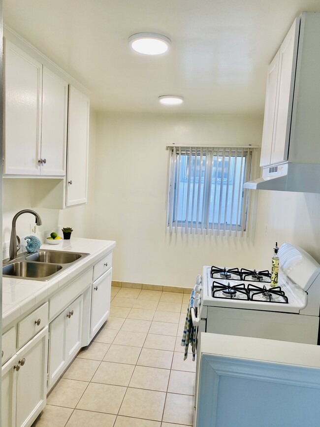 Foto del edificio - 955 Hillcrest St