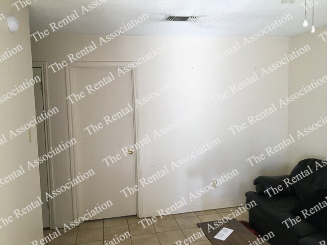 Foto del edificio - 3108 Zachry Ave