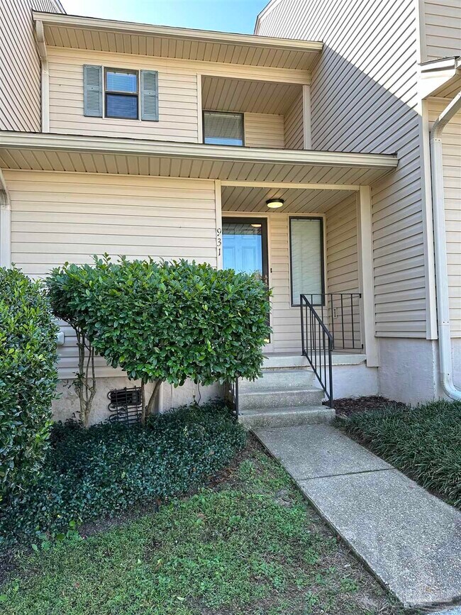 Foto del edificio - 931 Brookside Pl