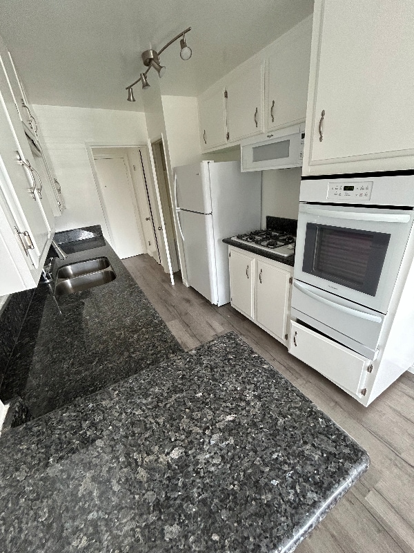 Photo - 12221 San Vicente Blvd Apartment