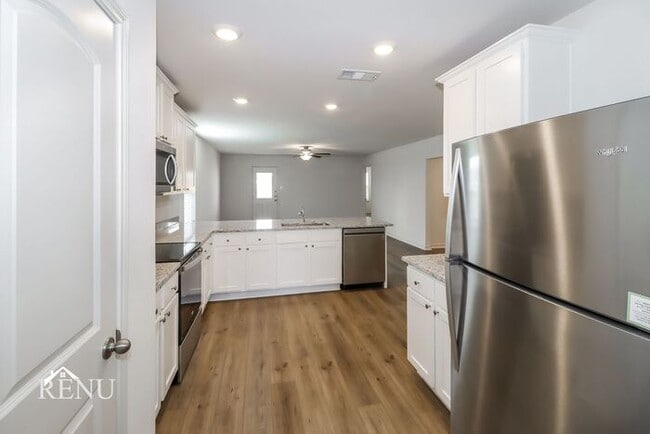 Foto del edificio - Coming Soon!