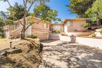 Building Photo - 1 El Caminito