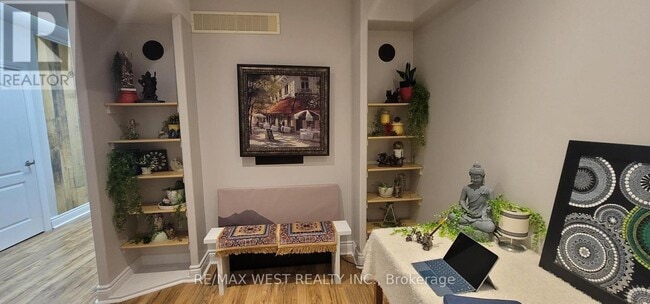 Building Photo - 171 Westmeadow Dr