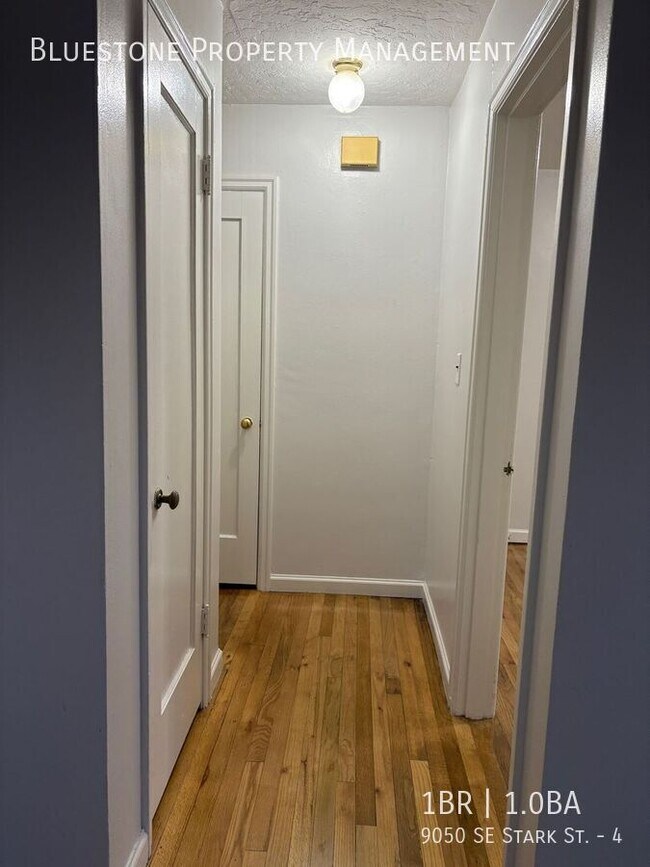 Foto del edificio - 9050 SE Stark St