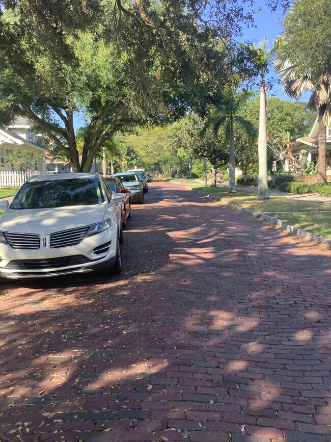 Foto del edificio - 132 8th Ave N