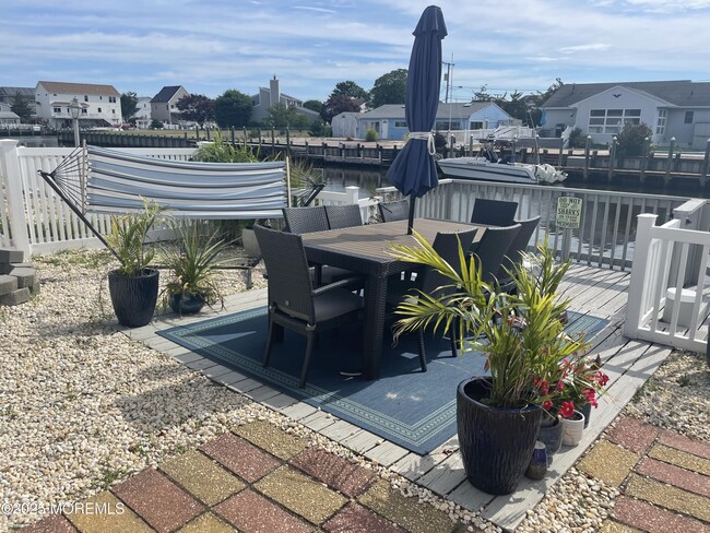 Building Photo - 1121 Cape May Dr