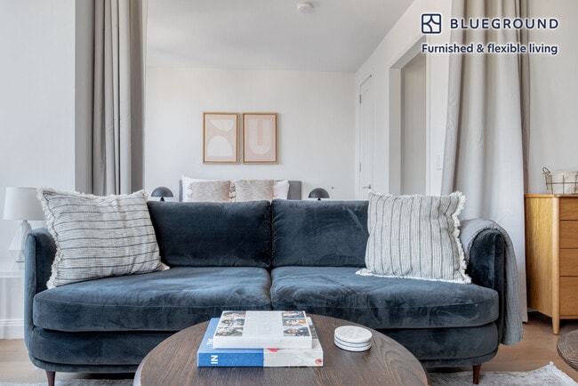 Building Photo - 105 Duane St