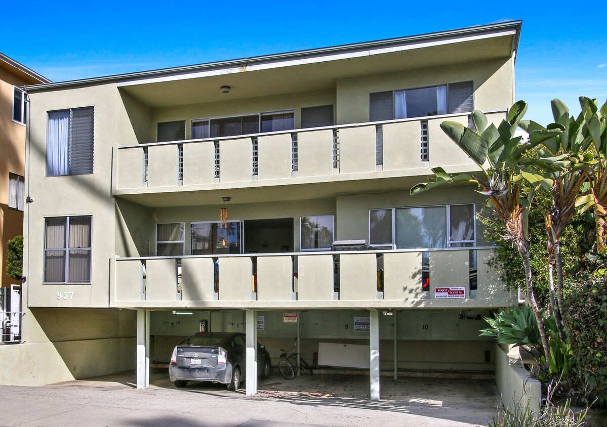 Building Photo - 937 6th St in Santa Monica - North of Wils...