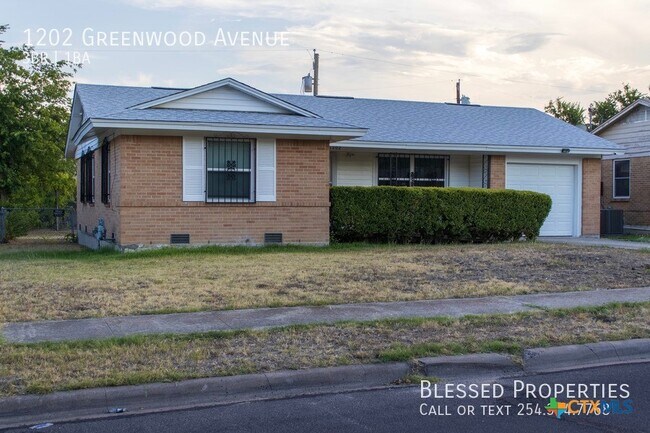 Building Photo - 1202 Greenwood Ave