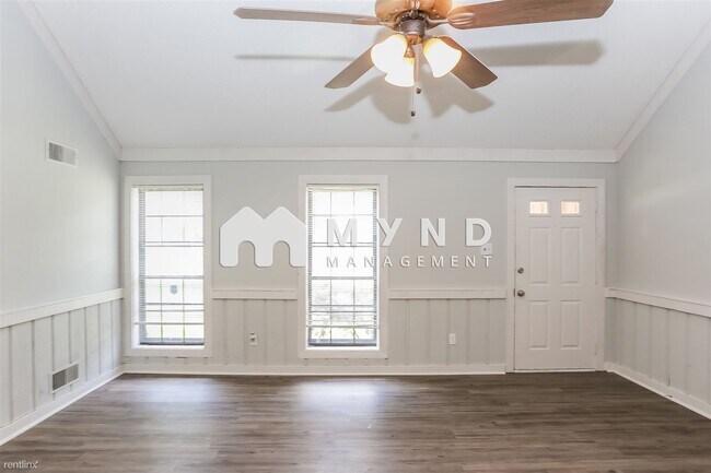 Foto del edificio - 3 br, 2 bath House - 6827 Starkenburg Ln